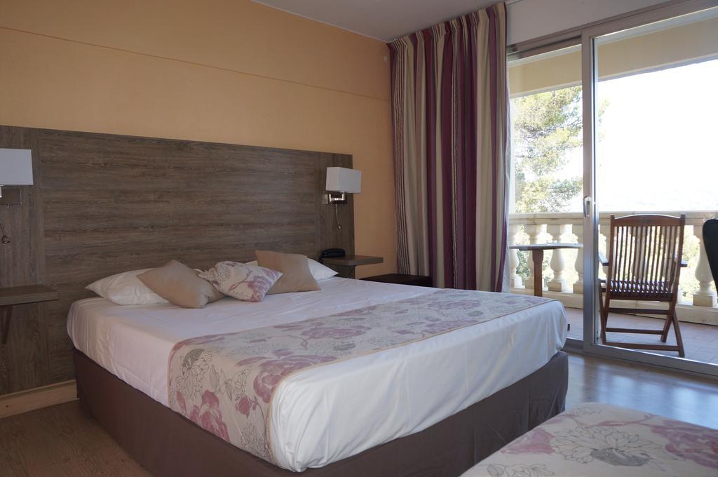 Logis Hotel Le Col De L'Ange دْراجينْيا المظهر الخارجي الصورة