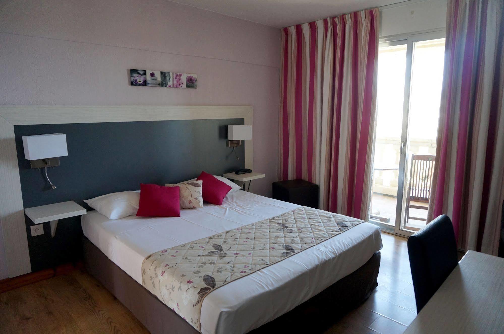 Logis Hotel Le Col De L'Ange دْراجينْيا المظهر الخارجي الصورة