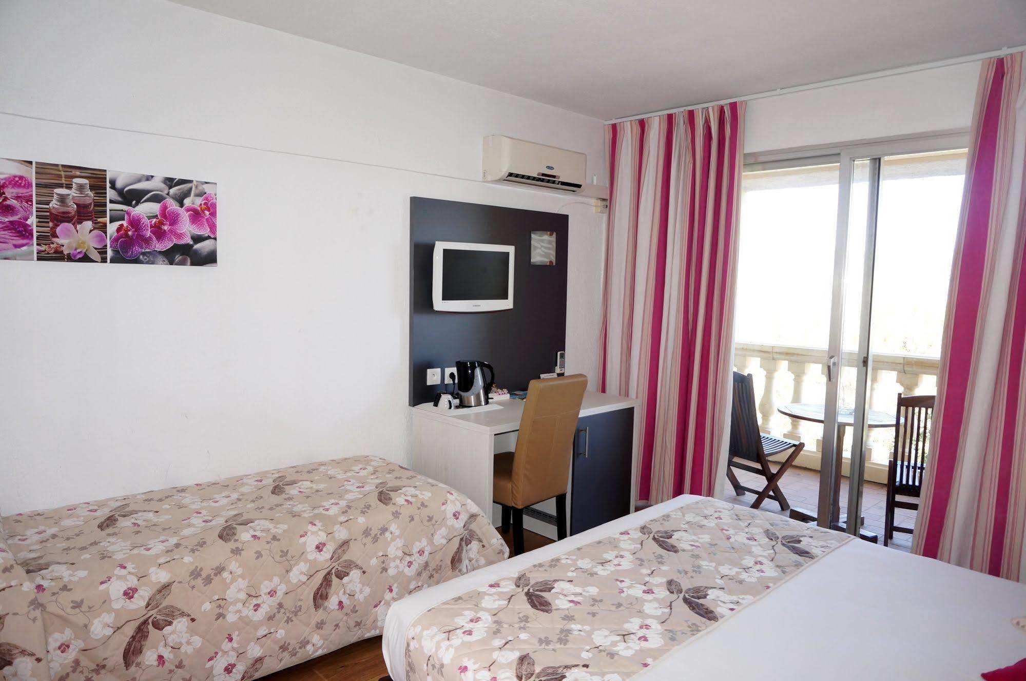 Logis Hotel Le Col De L'Ange دْراجينْيا المظهر الخارجي الصورة