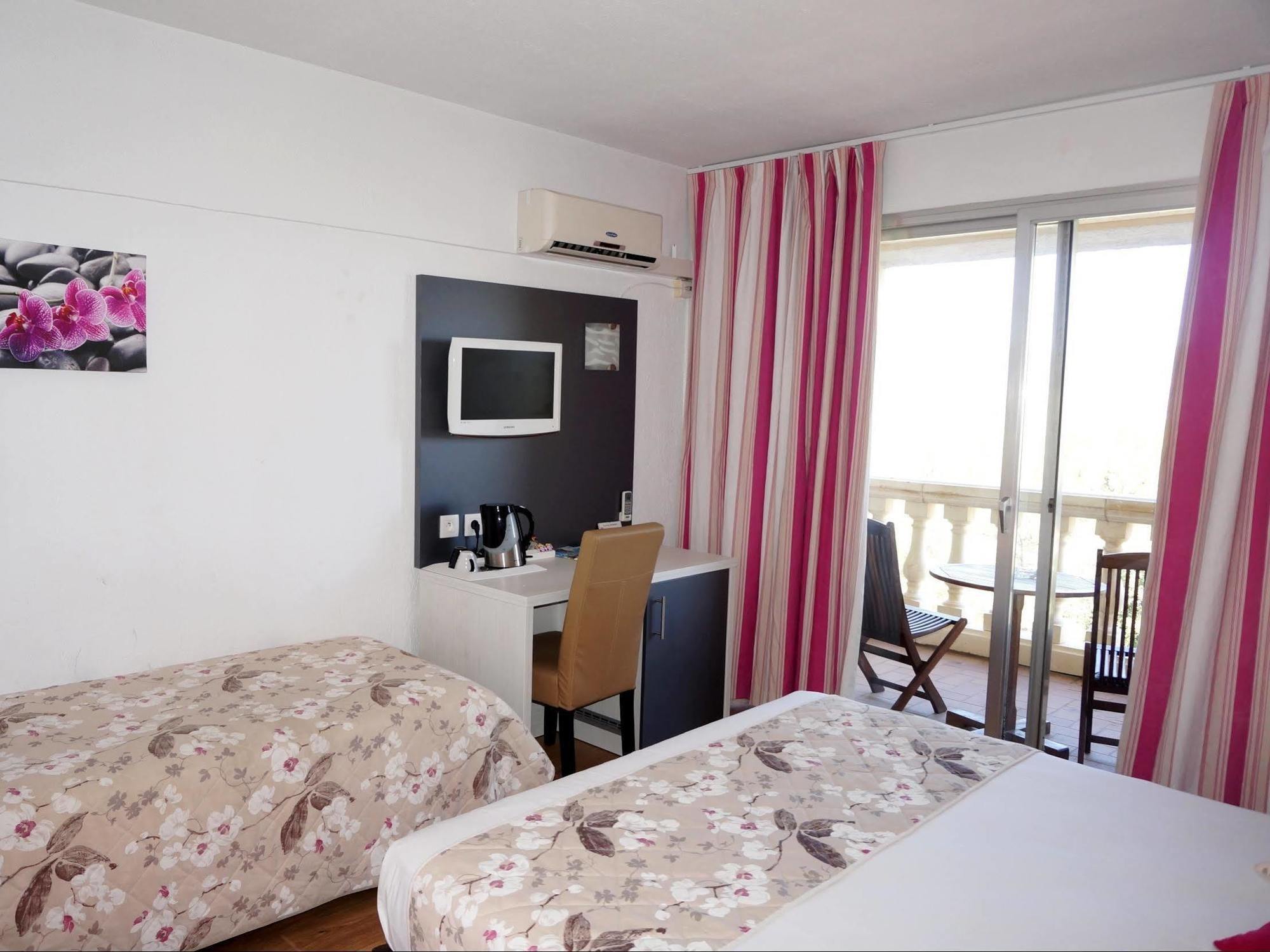 Logis Hotel Le Col De L'Ange دْراجينْيا المظهر الخارجي الصورة