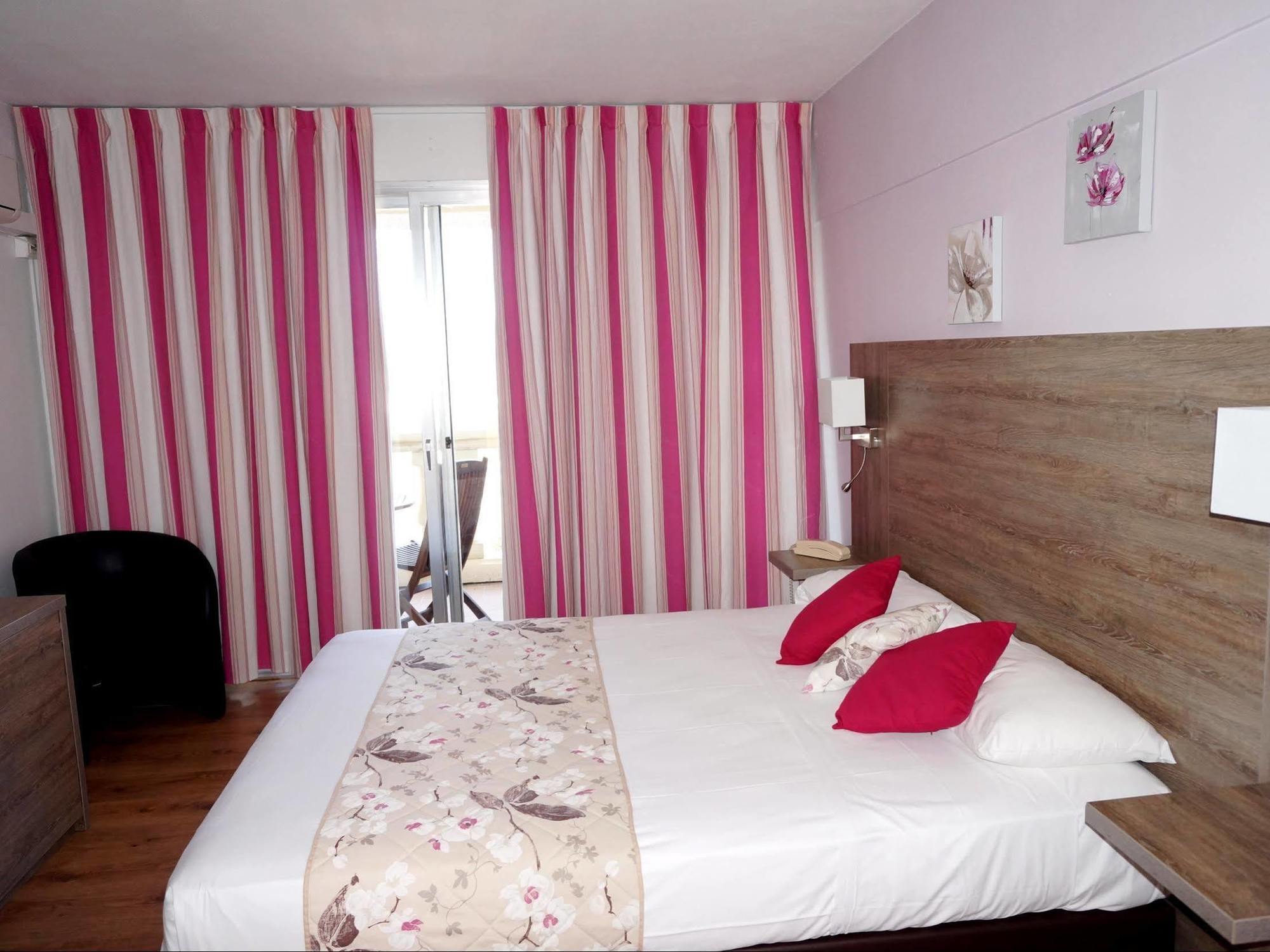 Logis Hotel Le Col De L'Ange دْراجينْيا المظهر الخارجي الصورة