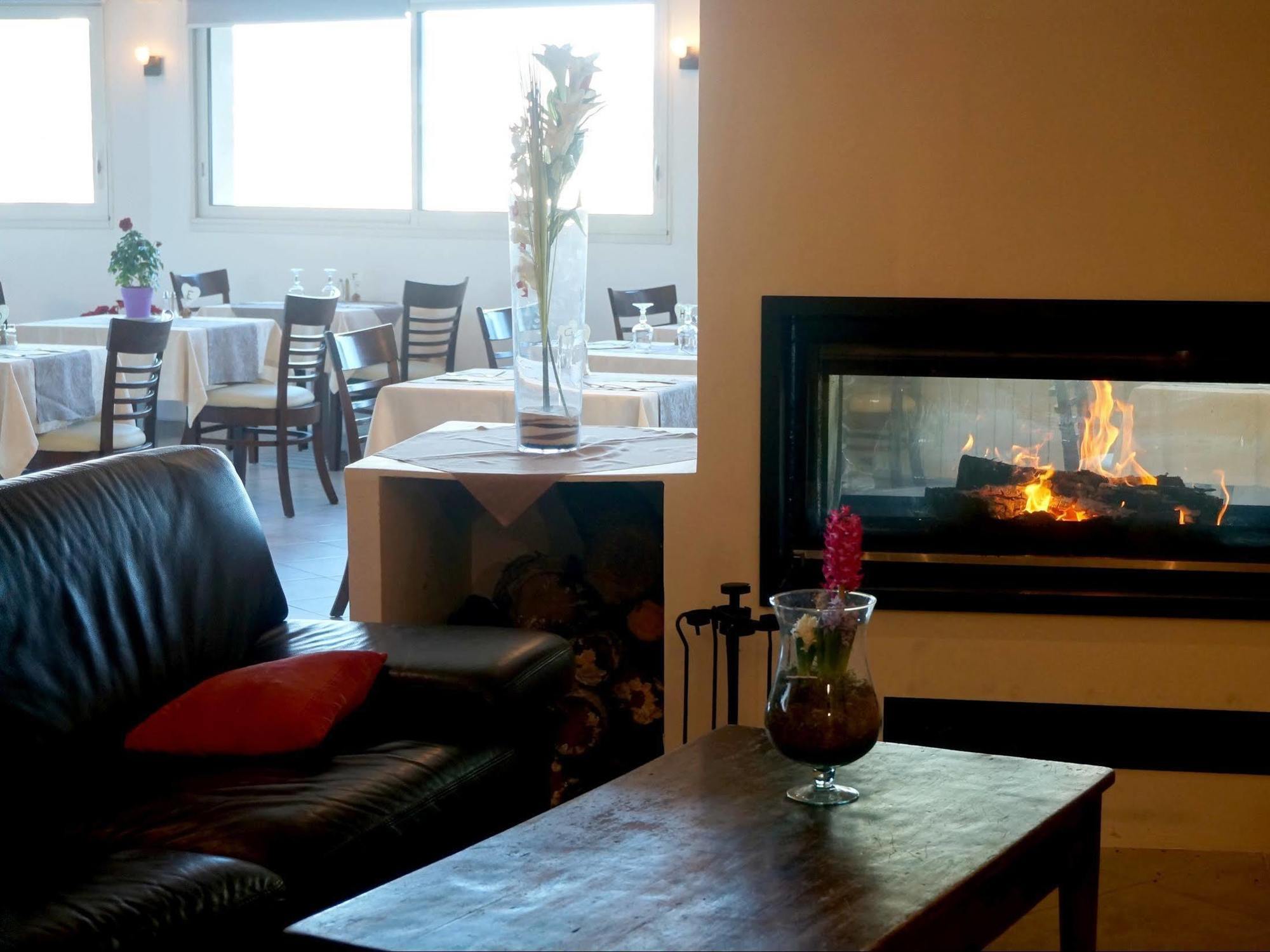 Logis Hotel Le Col De L'Ange دْراجينْيا المظهر الخارجي الصورة