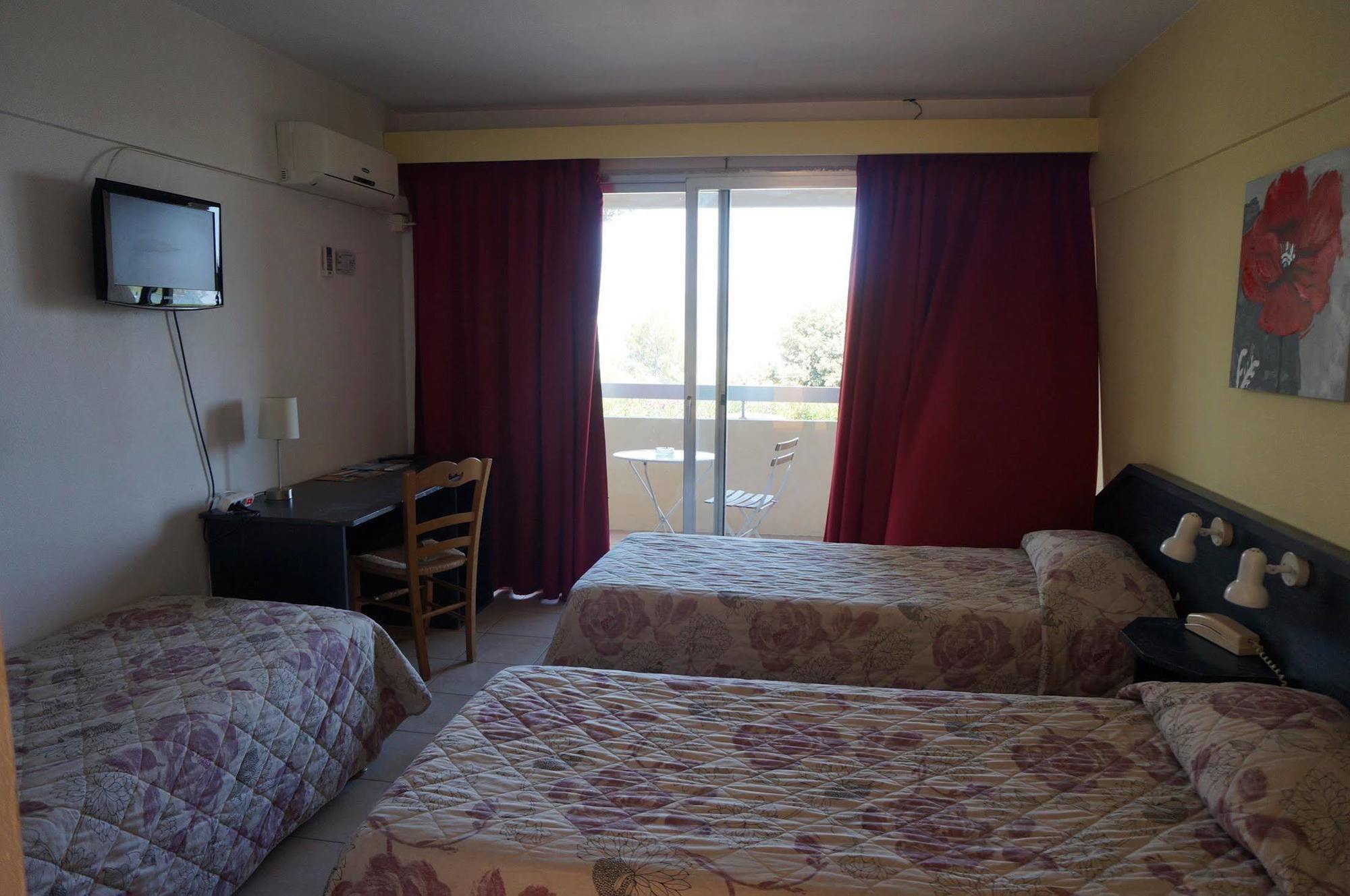 Logis Hotel Le Col De L'Ange دْراجينْيا المظهر الخارجي الصورة